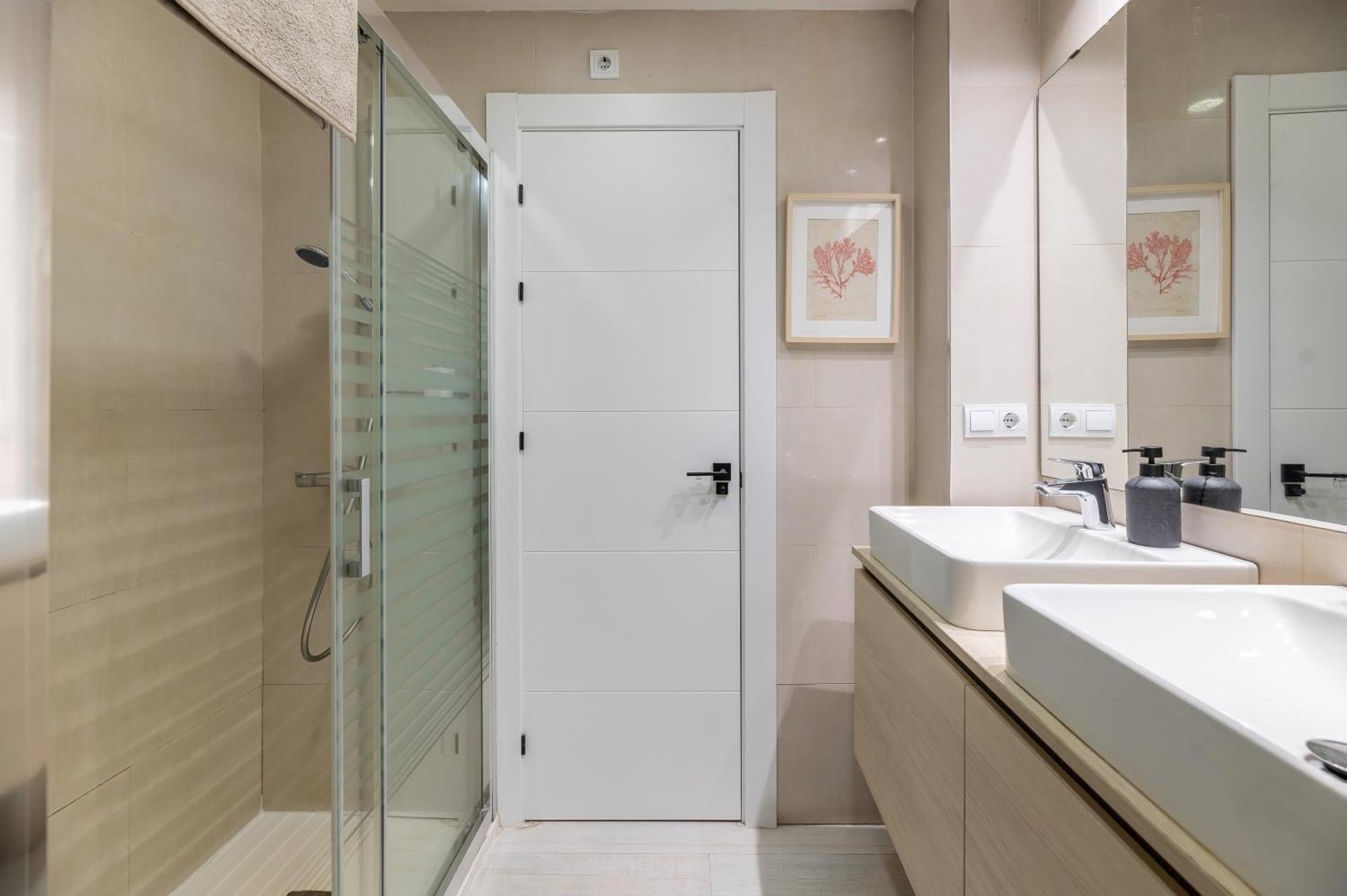 Victoria 16 Premium By Nagoa Homes Malaga Bagian luar foto